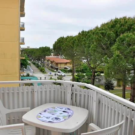 One-Bedroom Flat With Balcony And Ac