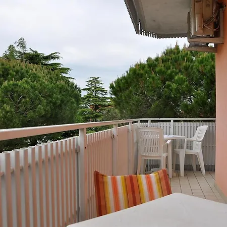 One-Bedroom Flat With Balcony And Ac