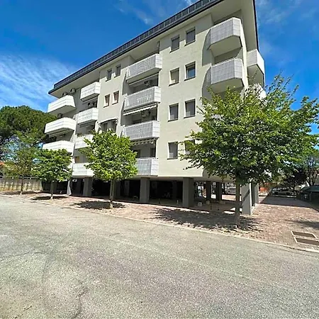 Apartment One-bedroom Flat With Balcony And Ac