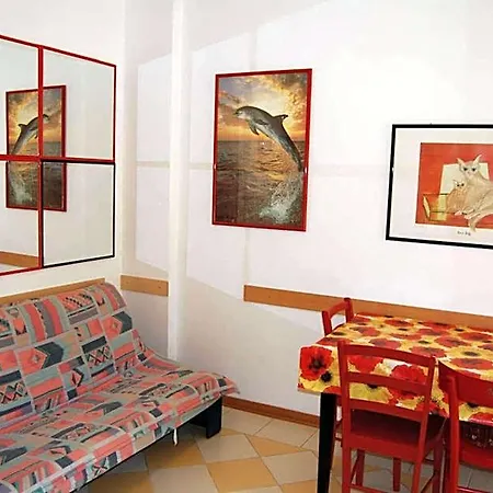 One-bedroom Flat With Balcony And Ac *