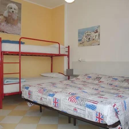One-bedroom Flat With Balcony And Ac Apartment *