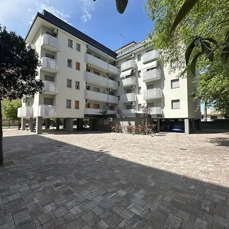 One-bedroom Flat With Balcony And Ac Bibione
