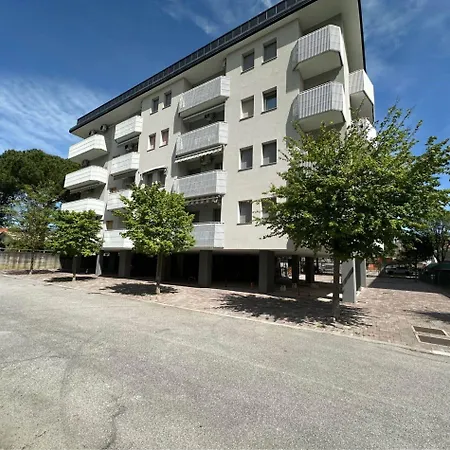 One-bedroom Flat With Balcony And Ac Apartment Bibione