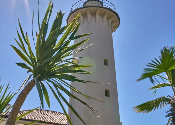 One-bedroom Flat With Balcony And Ac Apartmán *