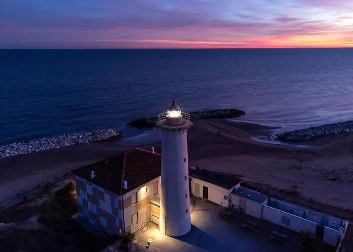 One-bedroom Flat With Balcony And Ac