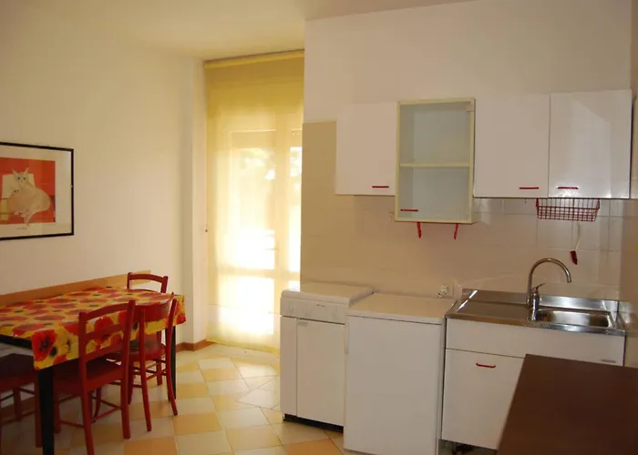 One-bedroom Flat With Balcony And Ac *